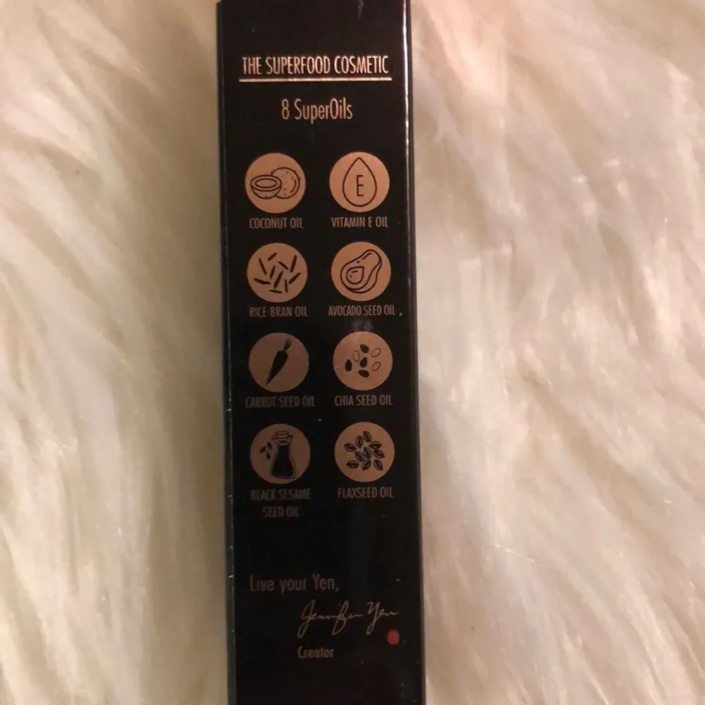Yensa Full Sized Super 8 LIp Oil in Pink Shine New in Box